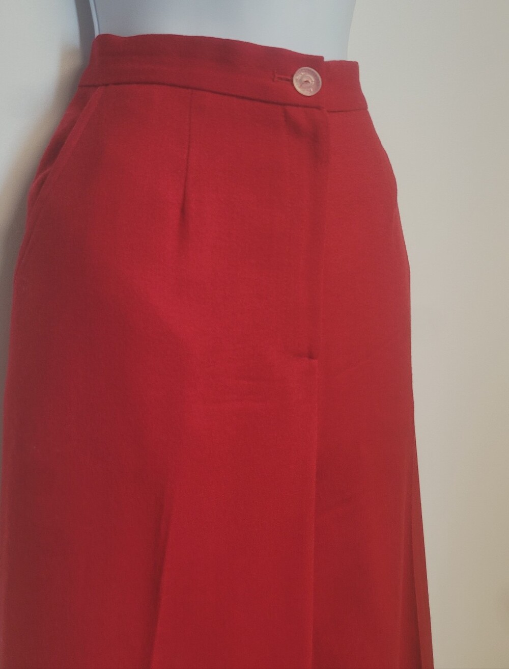Vintage 1980's Lily & Taylor Red 100% Wool Leg Trousers Size 12 Made In The USA - Picture 4 of 8